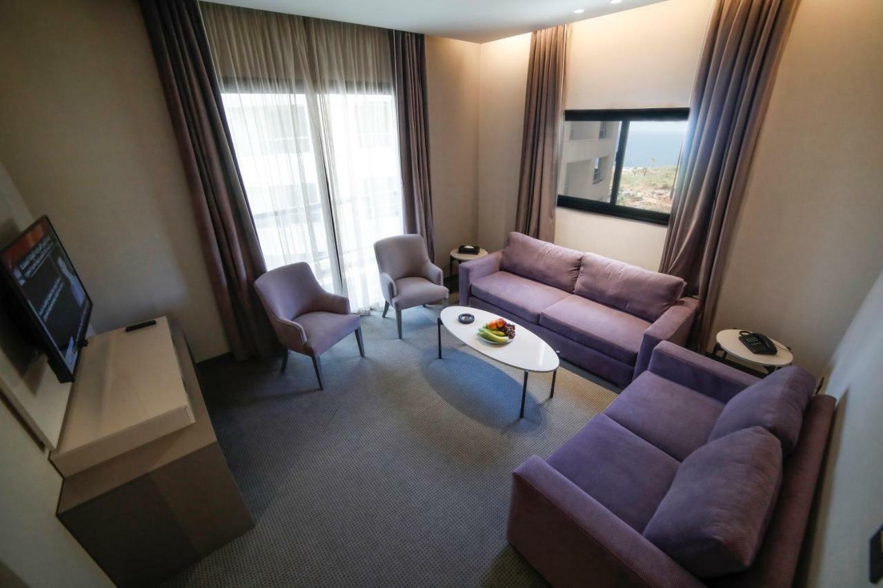 Rawsheh 51 Hotel Бейрут Екстериор снимка