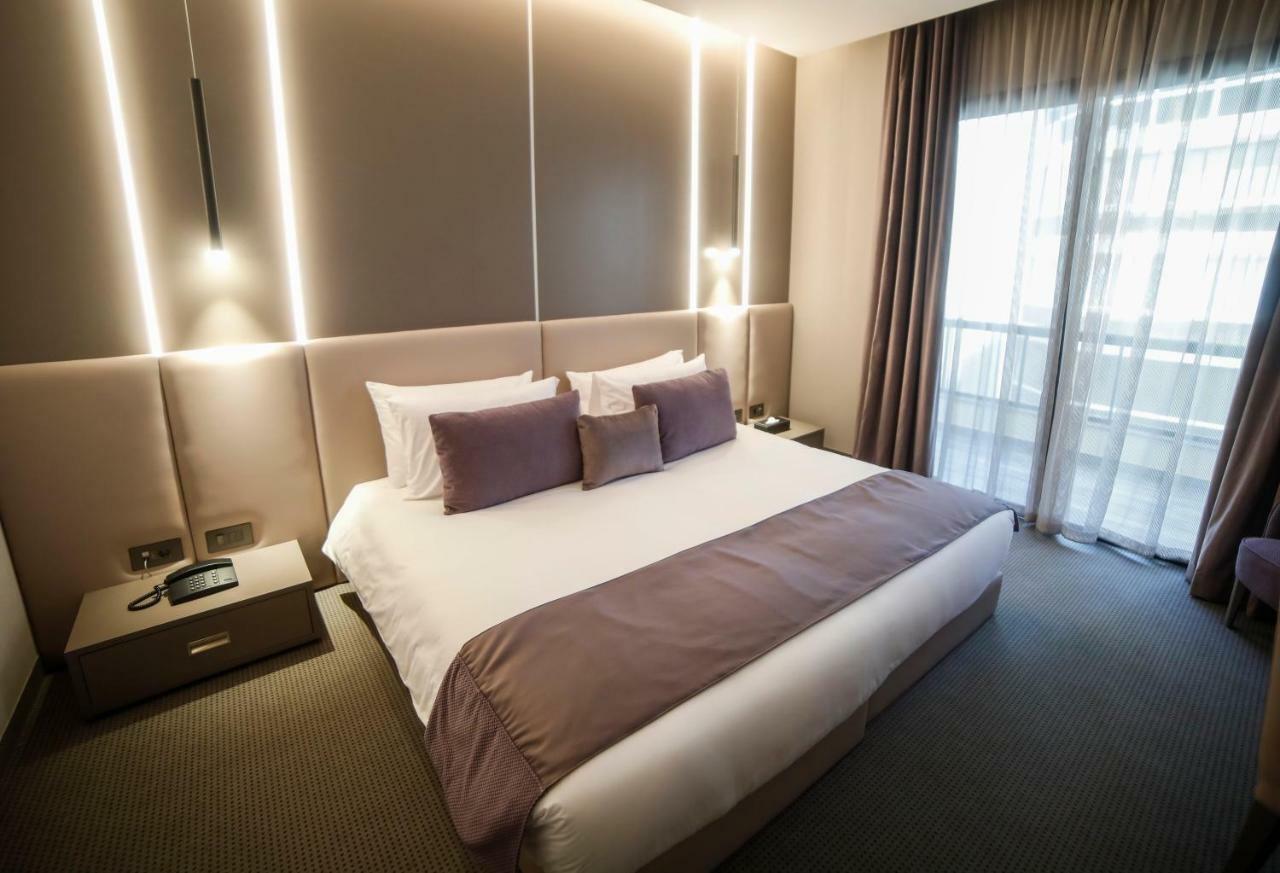 Rawsheh 51 Hotel Бейрут Екстериор снимка