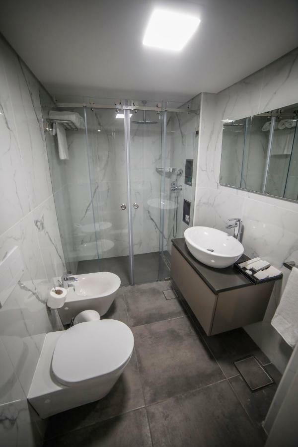 Rawsheh 51 Hotel Бейрут Екстериор снимка
