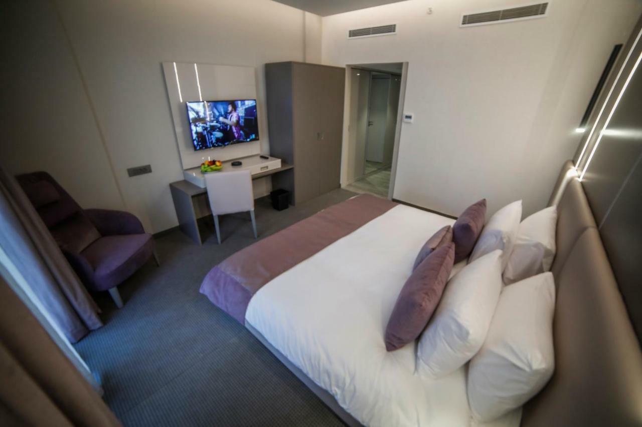 Rawsheh 51 Hotel Бейрут Екстериор снимка